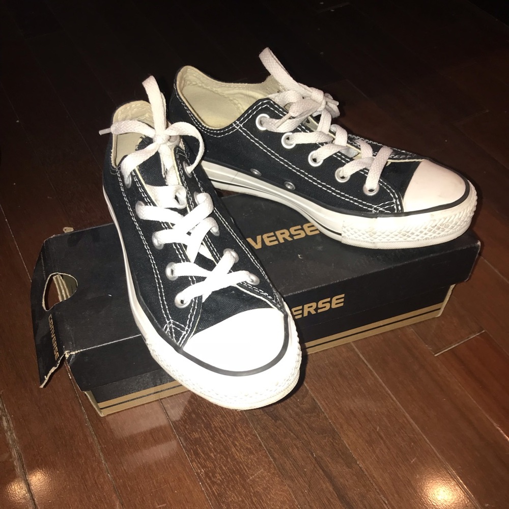 Converse Black & White low top